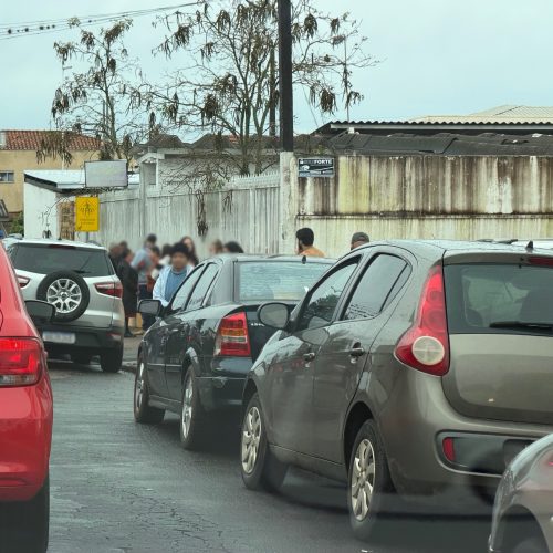 Eleitores têm até as 17h para escolher candidatos
