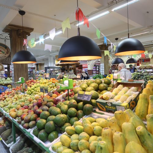 Preços de alimentos e bebidas caem pelo 3º mês consecutivo no Paraná, aponta Ipardes