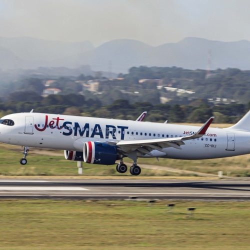 Curitiba recebe primeiro voo direto de Santiago, no Chile, da companhia JetSmart