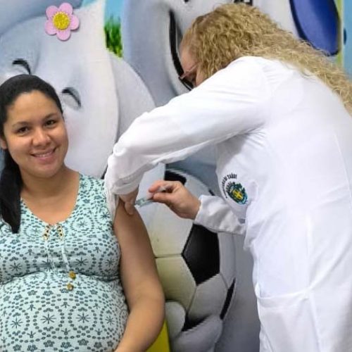 Com vacinas disponíveis no SUS, Estado reforça imunizantes essenciais às gestantes