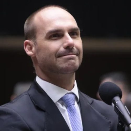 Moraes determina emissão de mandado de prisão contra Eduardo Bolsonaro
