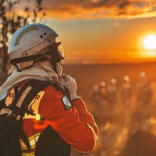 Incêndios florestais caem 50% em agosto, mas tempo seco em setembro preocupa