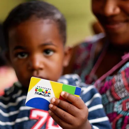 Caixa começa a pagar Bolsa Família de maio