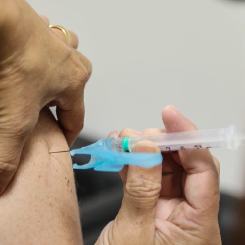 Saúde reforça importância da vacina com circulação de doenças respiratórias no Paraná