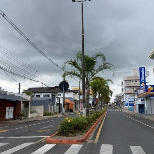 Deve chover até quarta-feira em várias regiões do Paraná, prevê Simepar