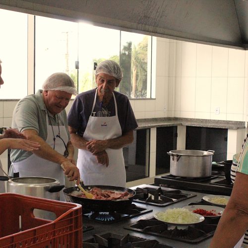 Castro recebe oficina gratuita de gastronomia tropeira