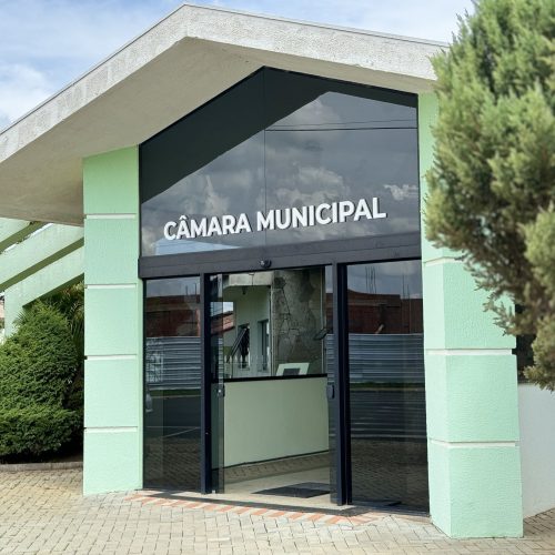 Câmara de Carambeí vota projetos que preveem aumento de subsídios