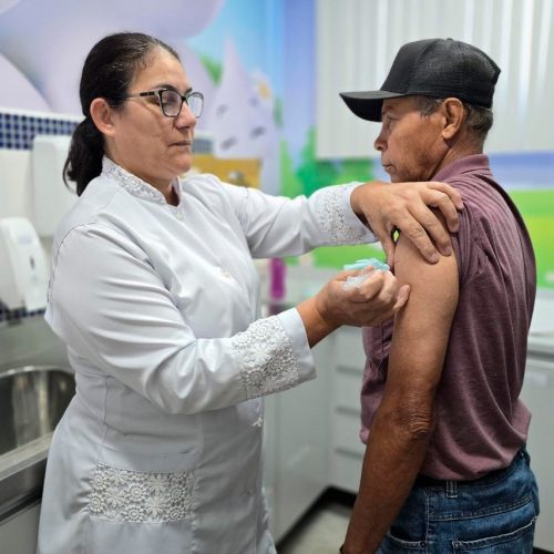 Estado vacina 597 mil pessoas contra gripe e reforça convocação de grupos prioritários