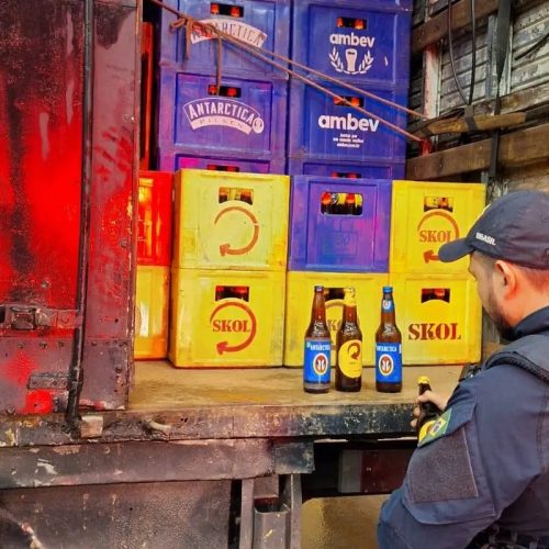 Caminhão com 12 mil cervejas falsificadas é apreendido no Paraná