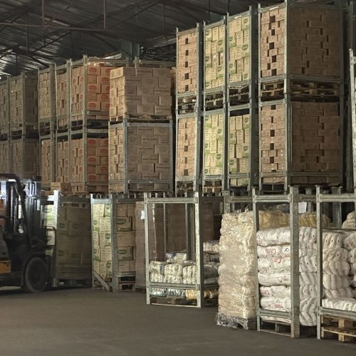 Governo entrega 3ª remessa de produtos não perecíveis e pinhão para escolas estaduais