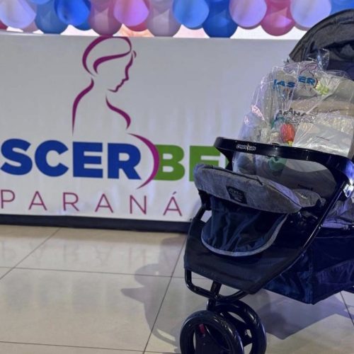 Nascer Bem Paraná já entregou 2,8 mil kits com carrinhos de bebê em 156 municípios