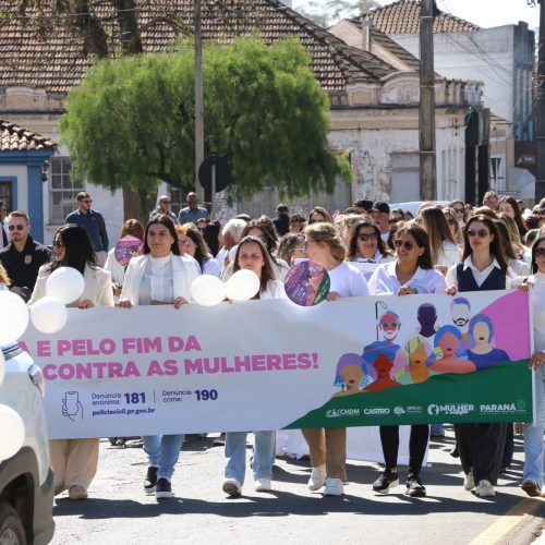 4ª Caminhada do Meio-Dia mobiliza Castro pelo fim da violência contra as mulheres