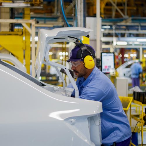 Volta do feriado de Tiradentes tem 22,4 mil vagas de emprego abertas em todo o Paraná