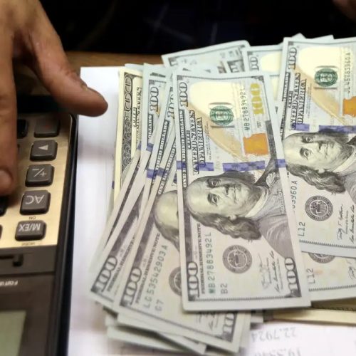 Dólar cai para R$ 5,91 e registra maior queda semanal desde agosto