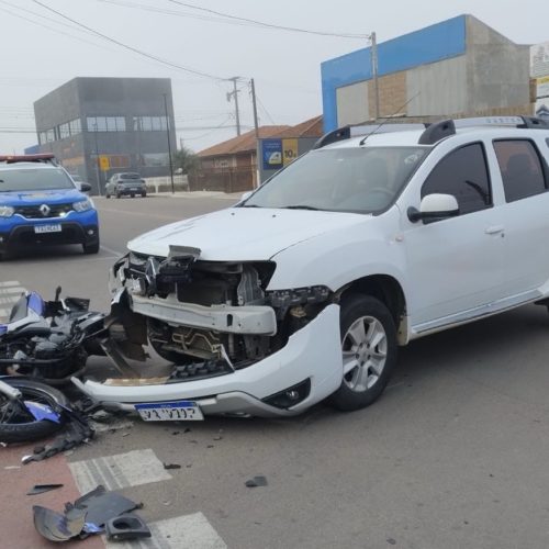 Acidente entre carro e moto mobiliza equipes de socorro em Carambeí