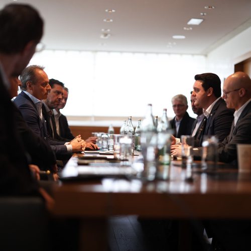 Governador Ratinho Junior lidera missão internacional para Espanha e Alemanha