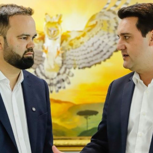 Escolas públicas paranaenses contarão com aulas de Robótica e Inglês para os anos iniciais