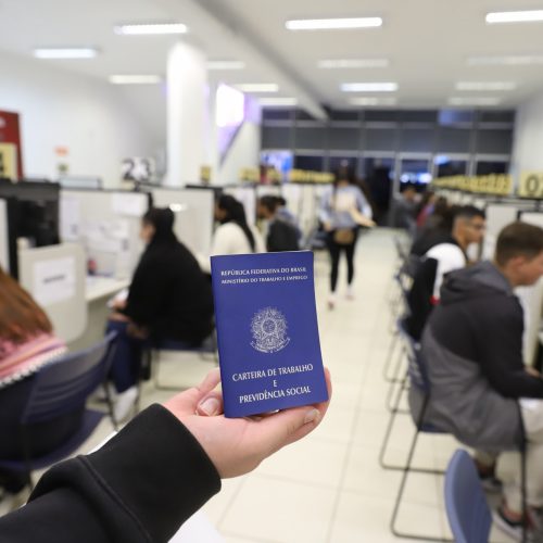 Paraná inicia 2026 com mais de 8,7 mil vagas de emprego nas Agências do Trabalhador