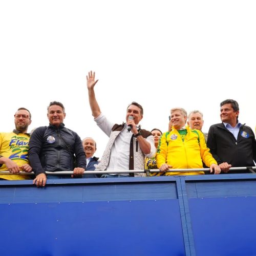 Flávio Bolsonaro propõe voucher-creche para famílias que não encontrarem vagas na rede pública
