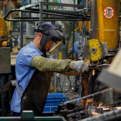 Indústria, comércio e serviços: Agências do Trabalhador ofertam 27,1 mil vagas no Estado