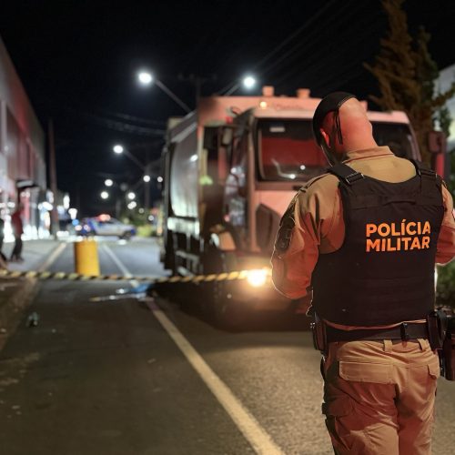 Motociclista morre após acidente com caminhão da coleta de lixo em Carambeí