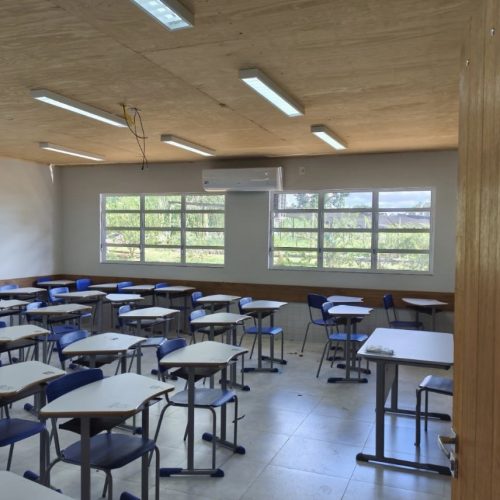 Estado avança na substituição de salas de madeira com anúncio de novas entregas