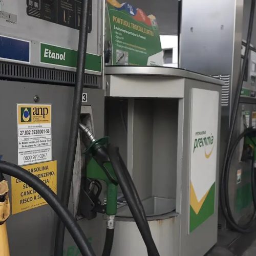 Petrobras reduz preço da gasolina A para as distribuidoras