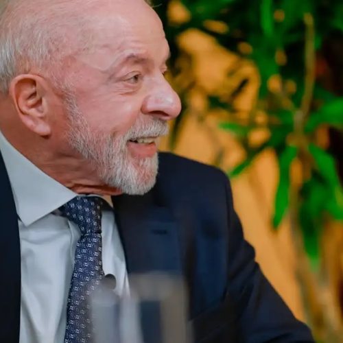Lula diz que vai entregar ao TSE pedido de abertura de sigilo