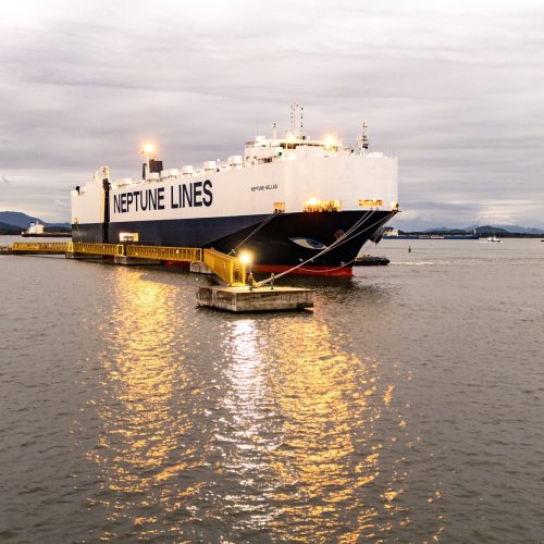 Paranaguá amplia rotas de comércio de veículos com linha do Neptune Hellas