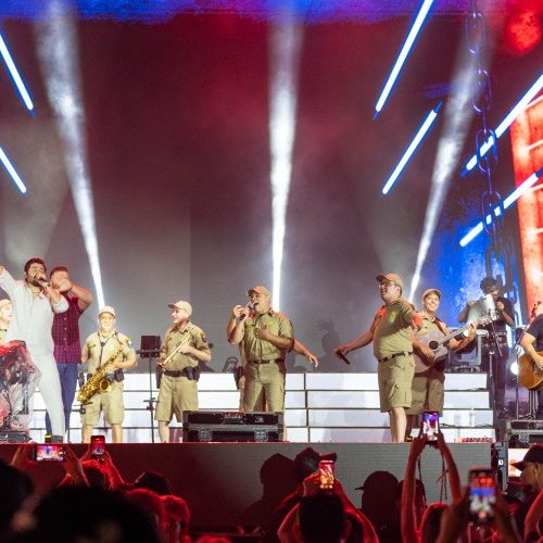 Zé Neto e Cristiano tocam “Seu Polícia” com a Banda da PM no Verão Maior Paraná