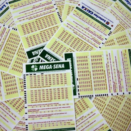 Mega-Sena sorteia prêmio estimado em R$ 100 milhões neste sábado