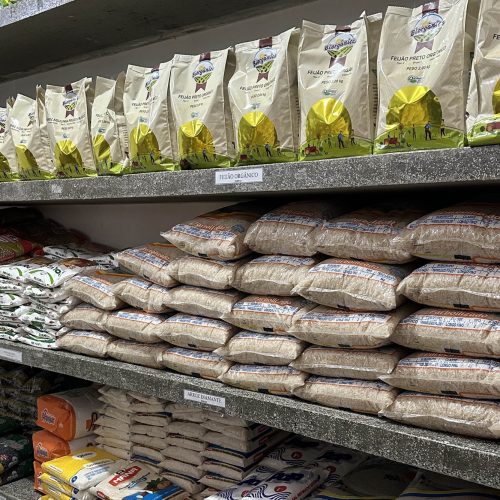 Remessa de 4,8 mil toneladas de alimentos abastece as escolas estaduais até o fim do ano