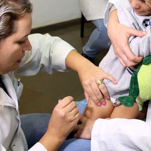 Saúde alerta para importância da imunização contra a coqueluche em crianças e gestantes