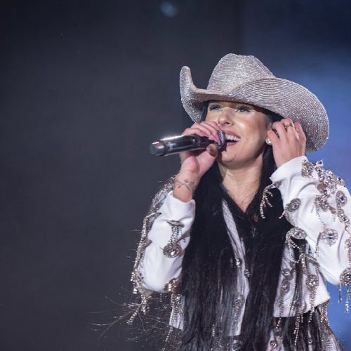 Cantora sensação do momento, Ana Castela se apresenta hoje em Castro