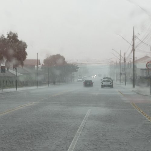 Temperaturas sobem no Interior e chuva fica mais intensa no Paraná no feriado