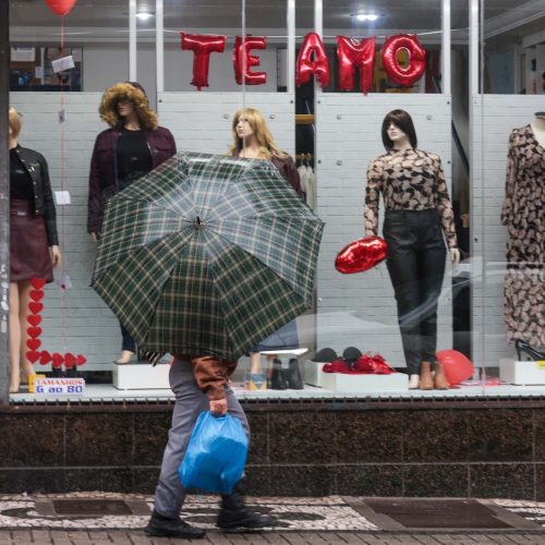 Dia dos Namorados: Procon alerta para prazos de entrega e troca de presentes