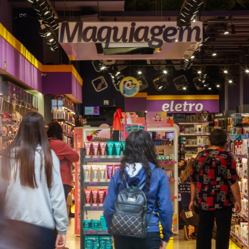 Comércio paranaense acumula alta de 2,4% nas vendas no 1º quadrimestre de 2025