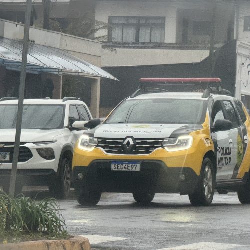 Mulher é agredida pelo companheiro no centro de Carambeí