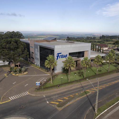 Frísia abre oportunidades para vagas operacionais em Carambeí