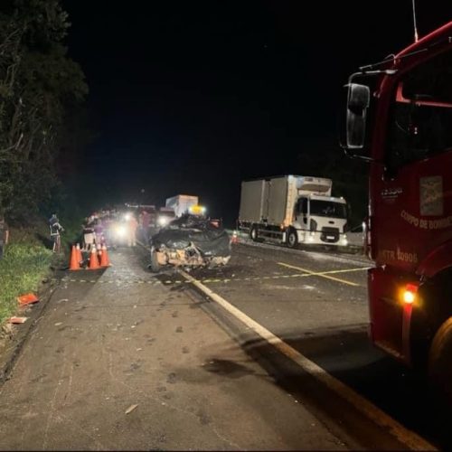 Mãe e filhos morrem em grave acidente no Paraná