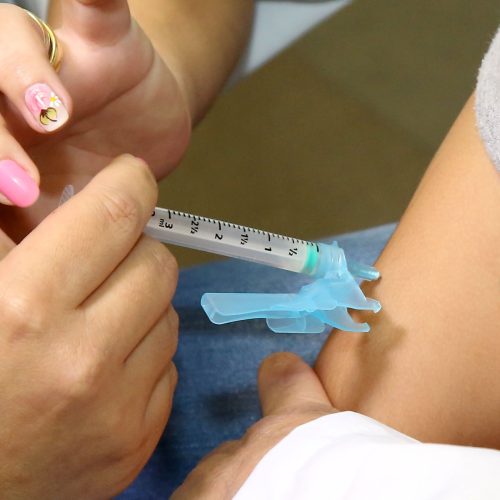 Com 1,2 milhão de doses aplicadas, Paraná reforça chamada para vacinação contra gripe