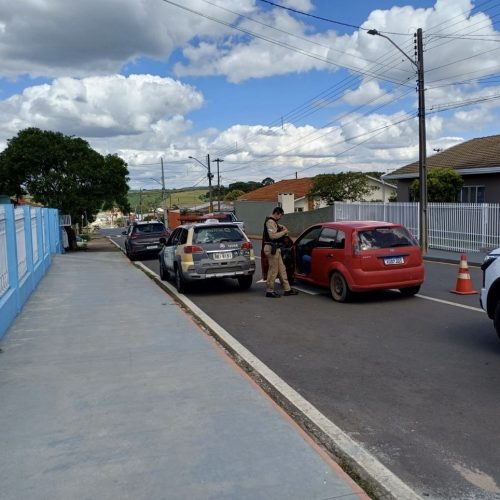 Polícia Militar reforça fiscalização com equipe extra no bairro Boqueirão, em Carambeí
