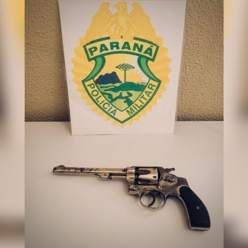 Policiais Militares apreendem arma de fogo durante abordagem