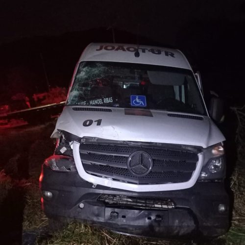 Van de Prefeitura envolve em acidente em rodovia da região