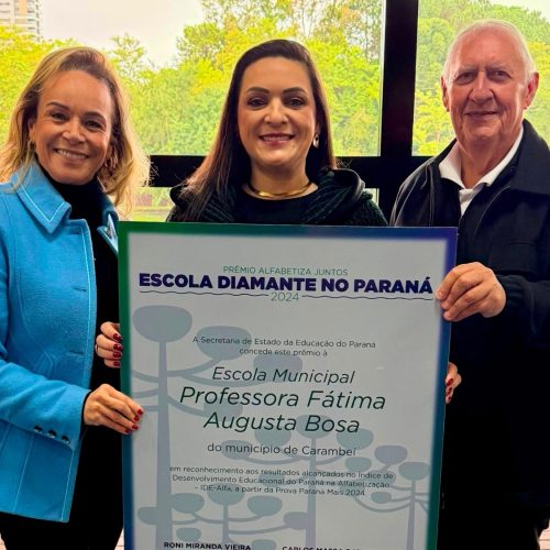 Escola de Carambeí recebe prêmio estadual por excelência na alfabetização