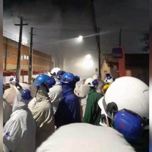 Funcionária relata desespero após incêndio em fábrica: “Muito fogo, queimou quase tudo”