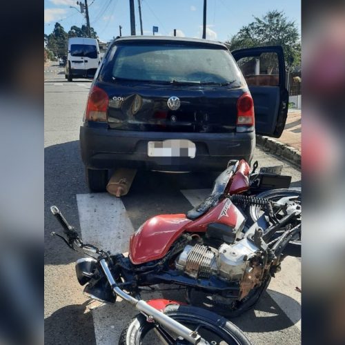 Polícia apreende moto com placa adulterada após colisão em Carambeí