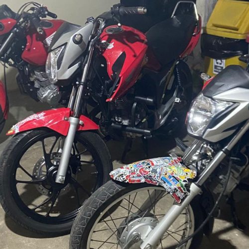 PM detém motociclistas por direção perigosa e perturbação do sossego em Carambeí