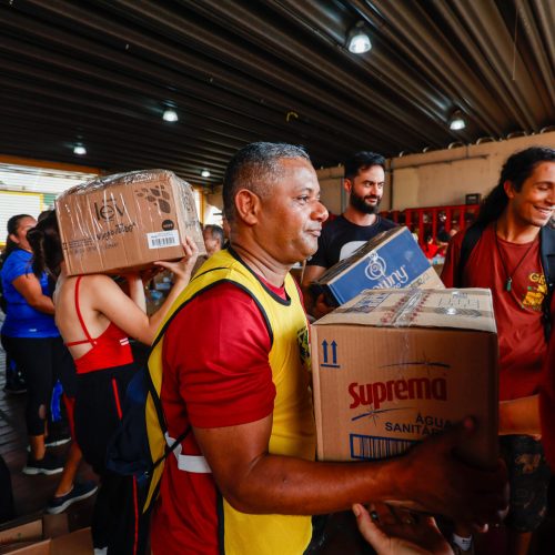 Paraná chega a 3,3 mil toneladas de doações arrecadadas para o Rio Grande do Sul