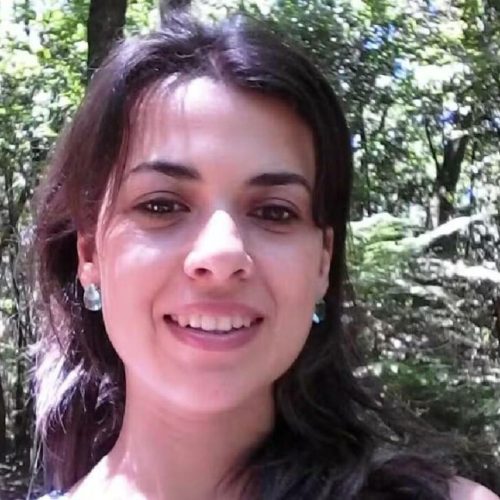 Professora é morta a facadas junto com o pai: ex-marido foi preso